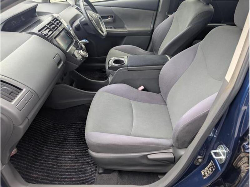 PRIUS ALPHA