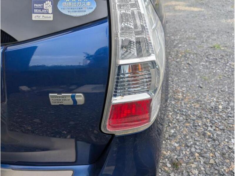 PRIUS ALPHA