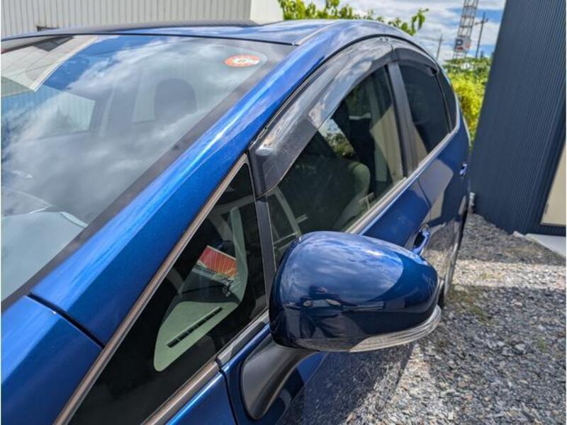 PRIUS ALPHA