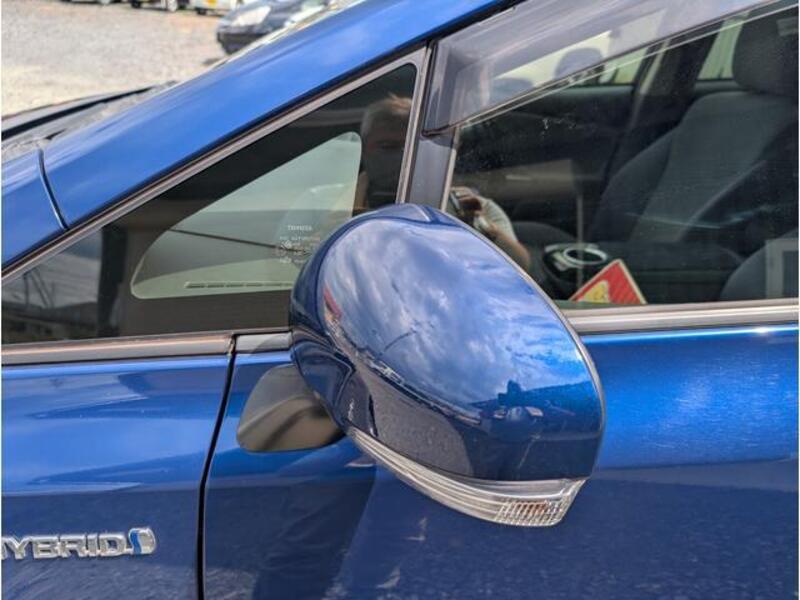 PRIUS ALPHA