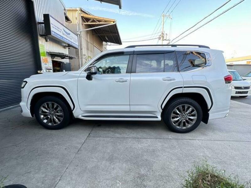 LAND CRUISER