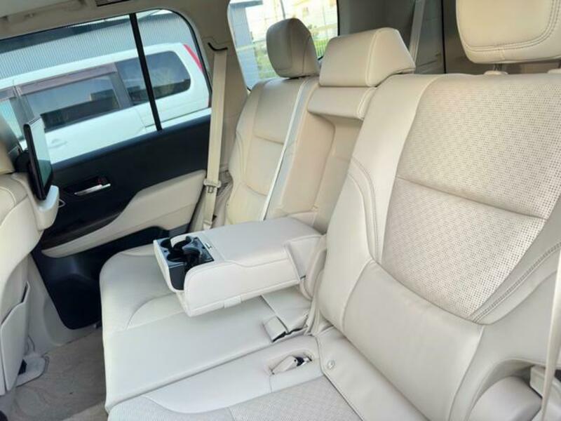 LAND CRUISER