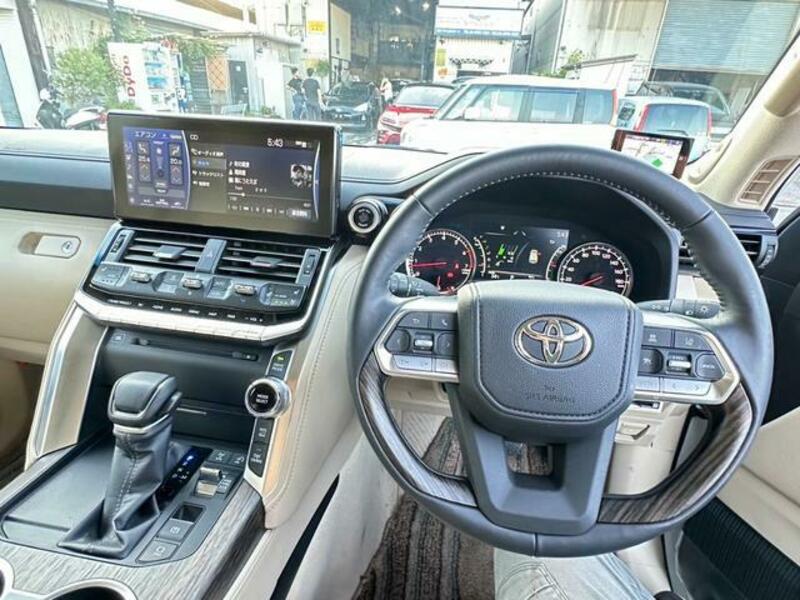 LAND CRUISER