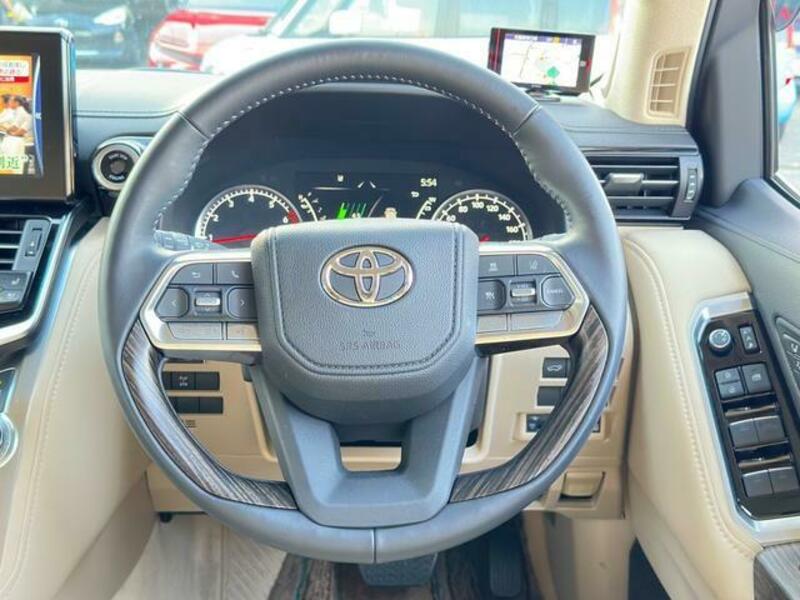 LAND CRUISER