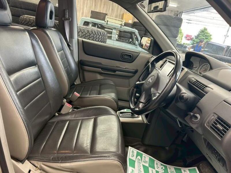 X-TRAIL