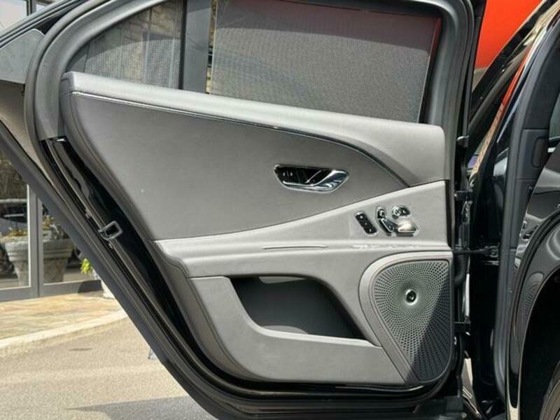 FLYING SPUR