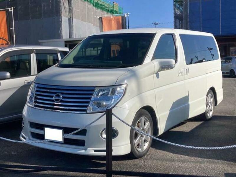 NISSAN ELGRAND