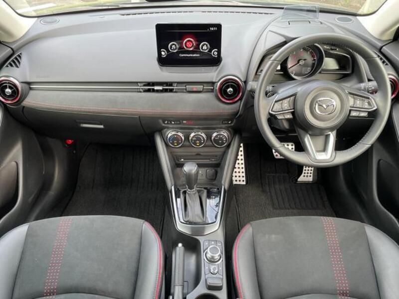 MAZDA2