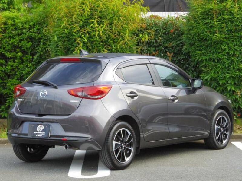 MAZDA2