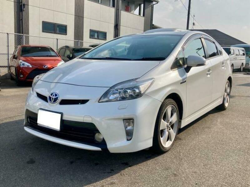 TOYOTA PRIUS