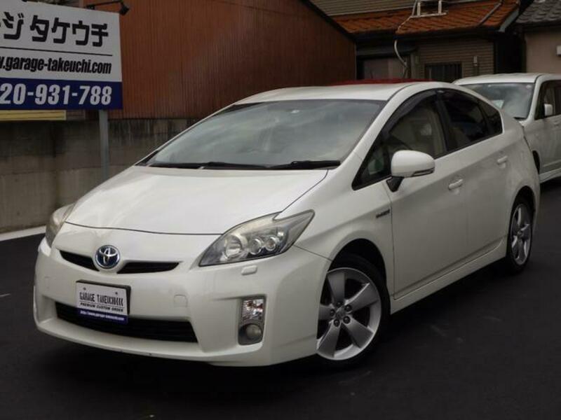 TOYOTA PRIUS