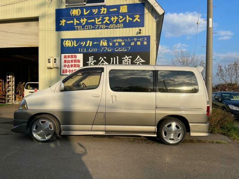 GRAND HIACE