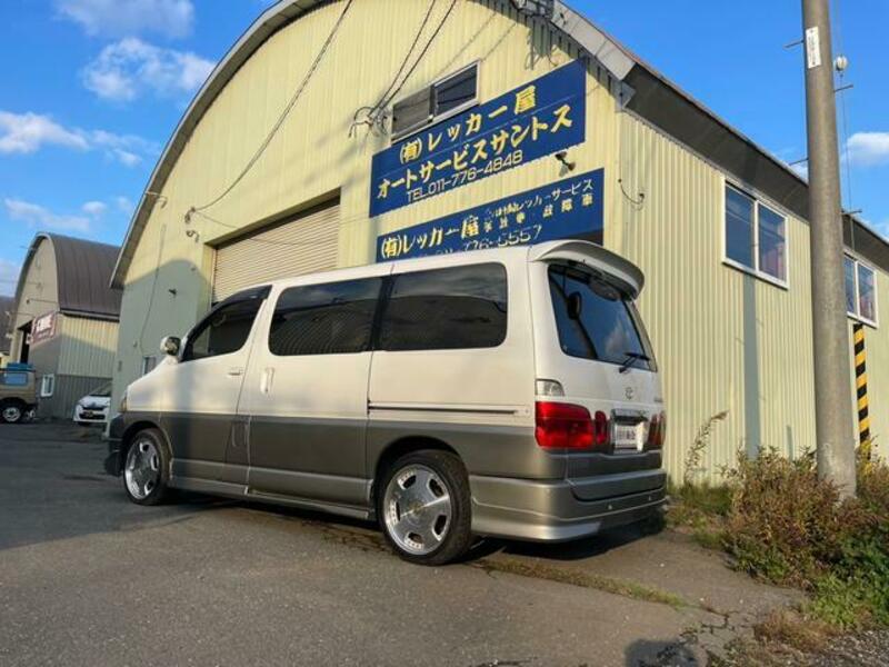 GRAND HIACE