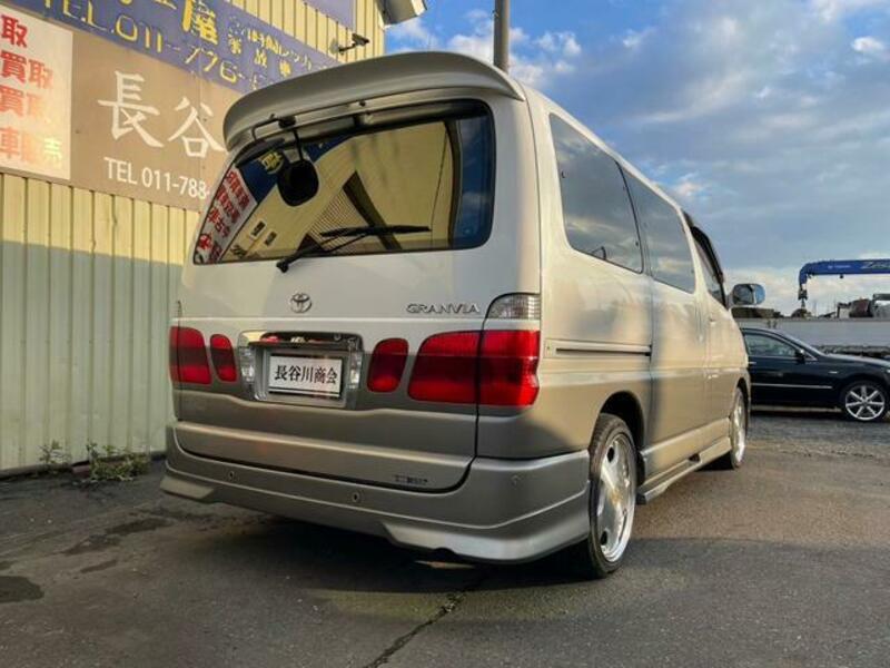 GRAND HIACE