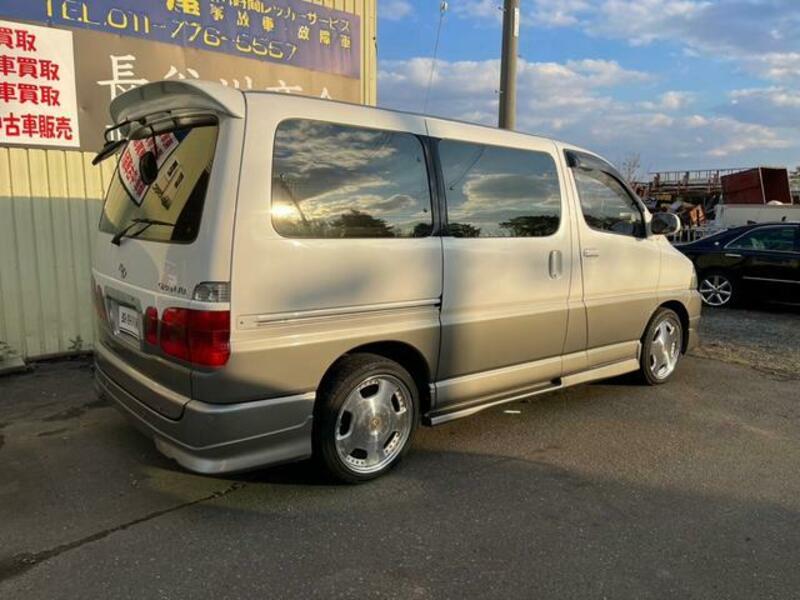 GRAND HIACE