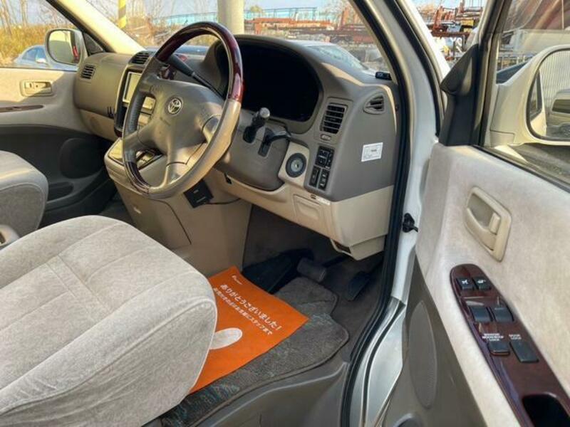 GRAND HIACE