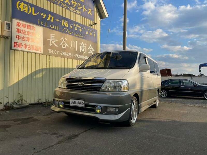 TOYOTA GRAND HIACE