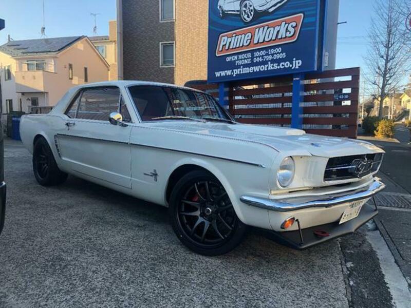 FORD MUSTANG