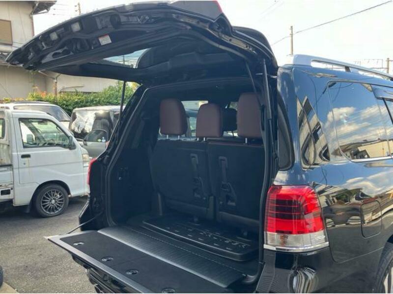LAND CRUISER