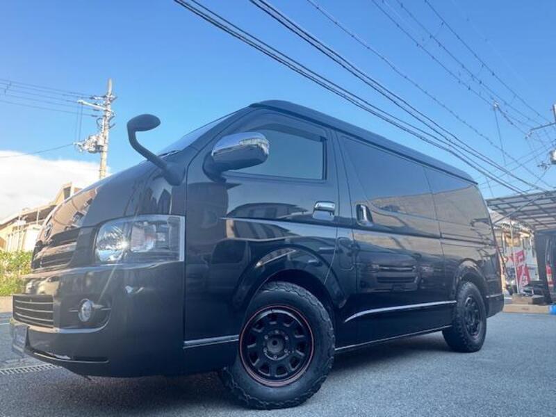 TOYOTA HIACE VAN
