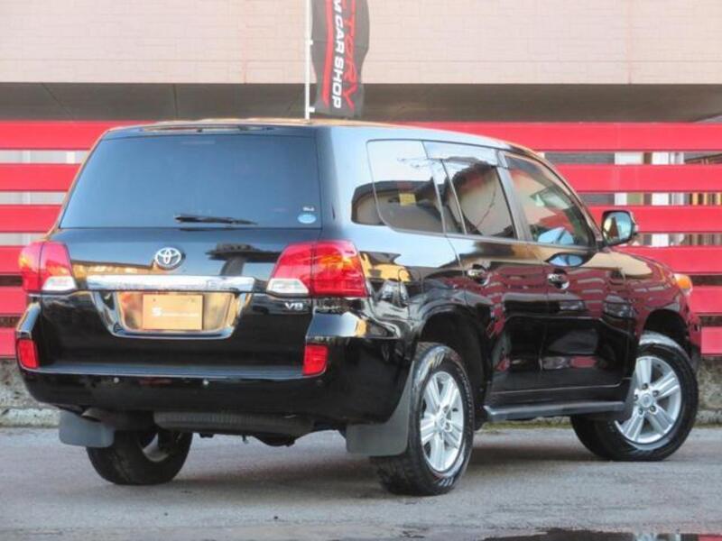 LAND CRUISER