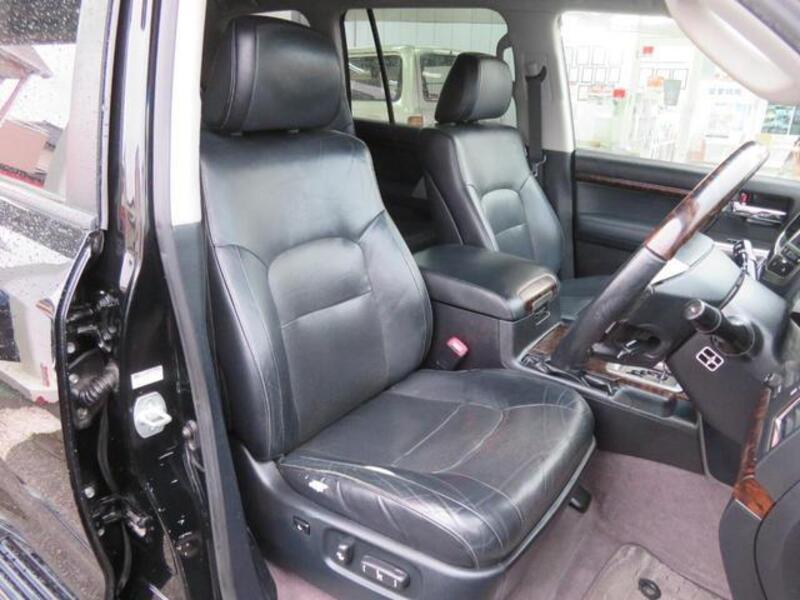 LAND CRUISER