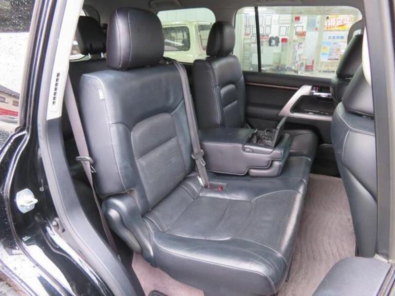 LAND CRUISER