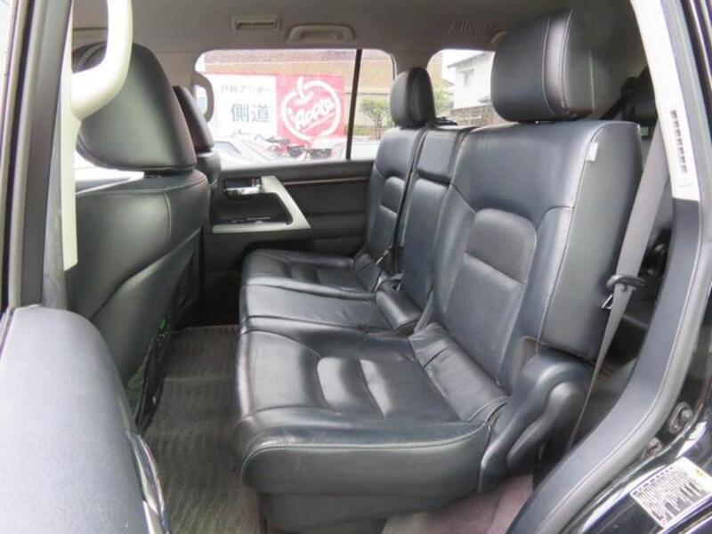 LAND CRUISER