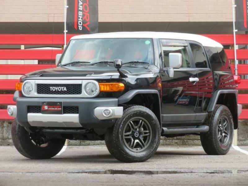 TOYOTA FJ CRUISER
