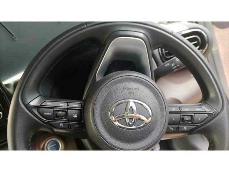 YARIS CROSS