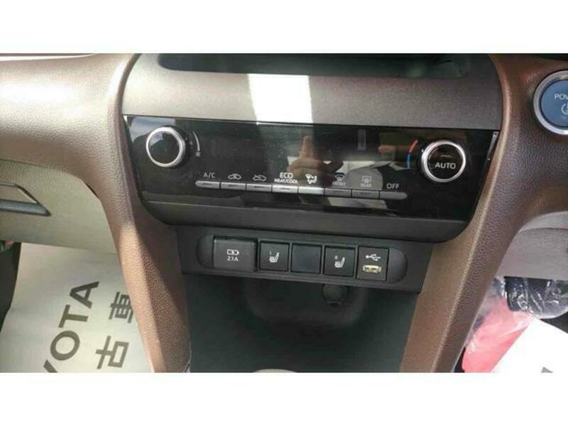 YARIS CROSS