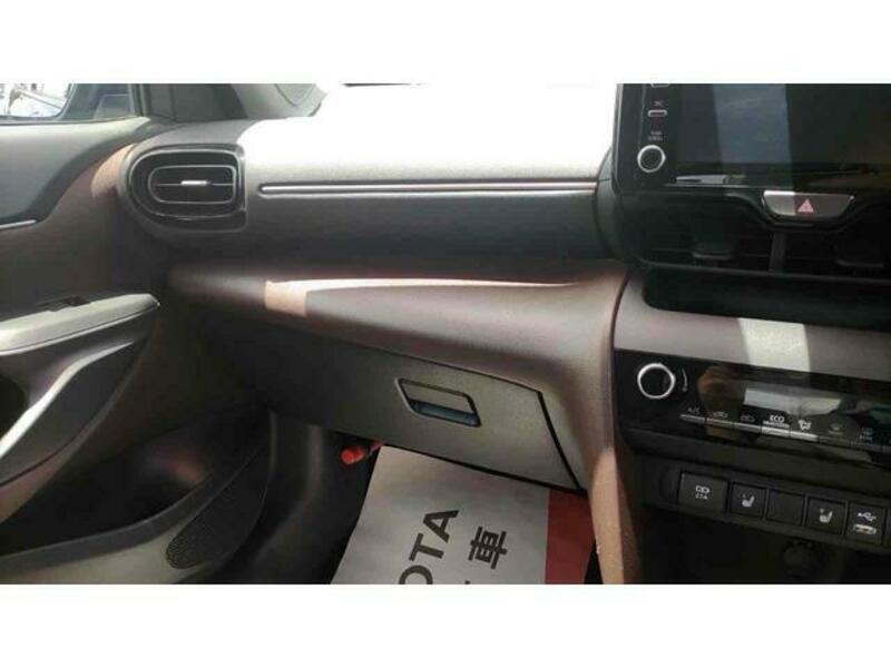 YARIS CROSS