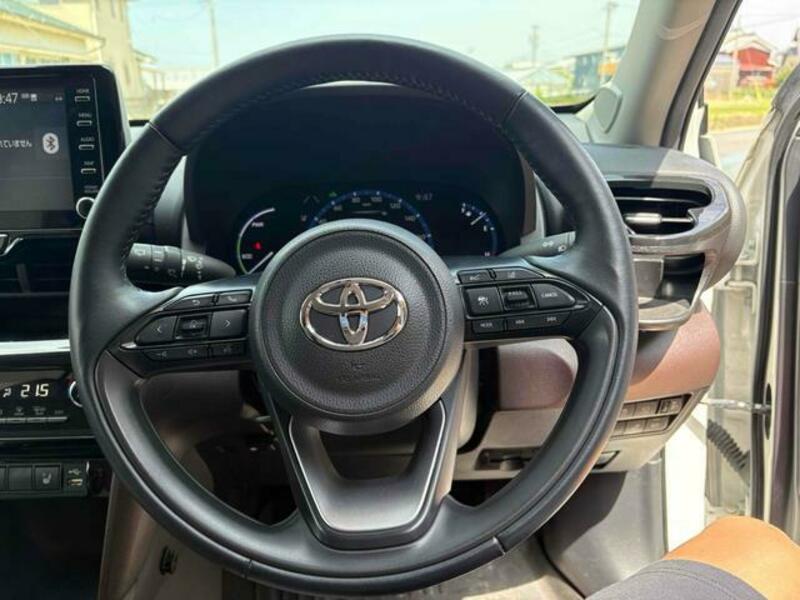 YARIS CROSS