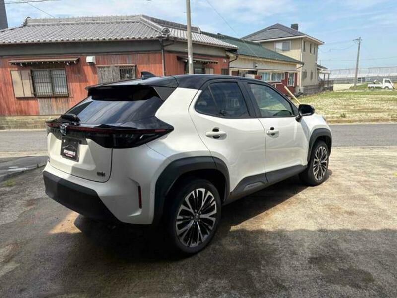 YARIS CROSS