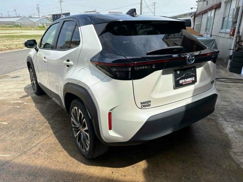 YARIS CROSS