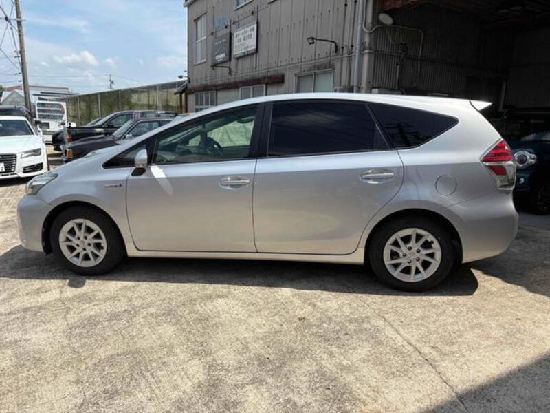 PRIUS ALPHA