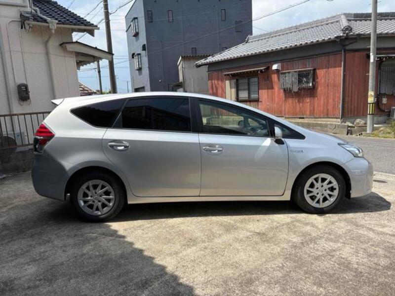 PRIUS ALPHA