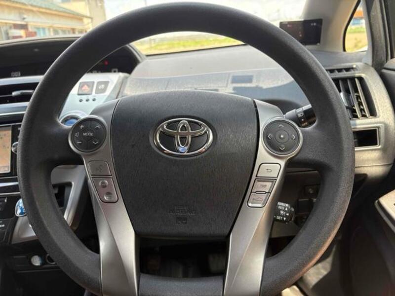 PRIUS ALPHA