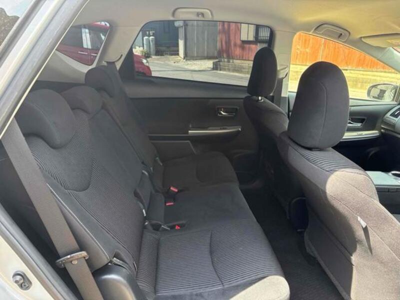 PRIUS ALPHA