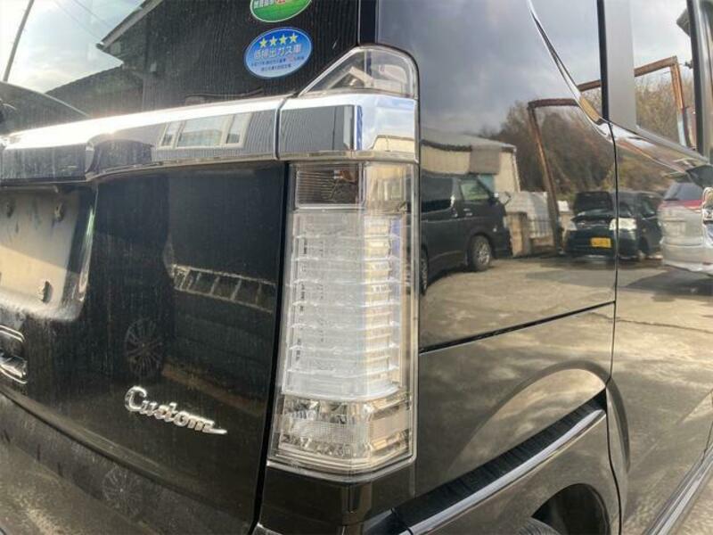 N BOX CUSTOM