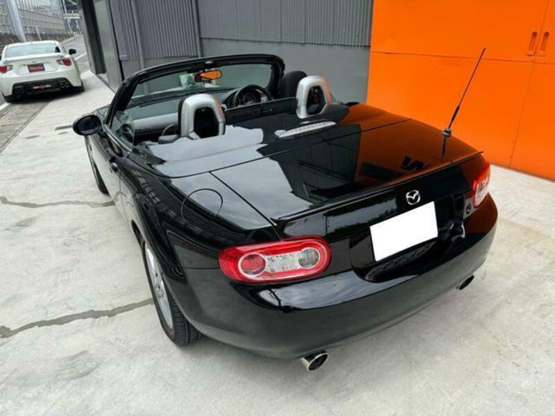 ROADSTER
