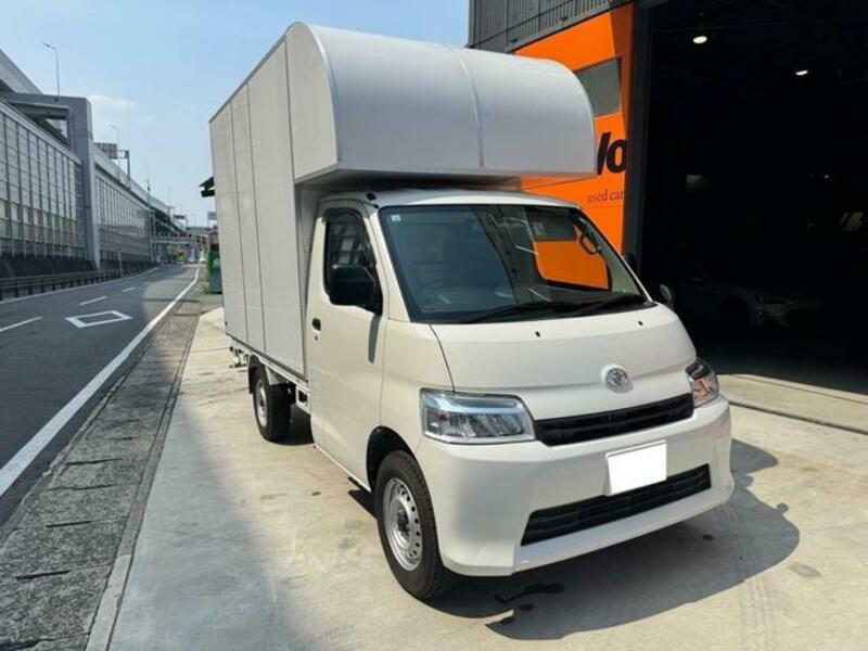 TOWNACE TRUCK