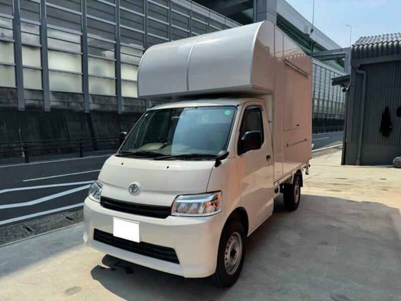 TOWNACE TRUCK