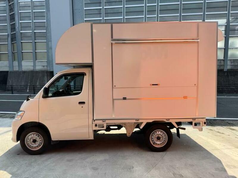 TOWNACE TRUCK
