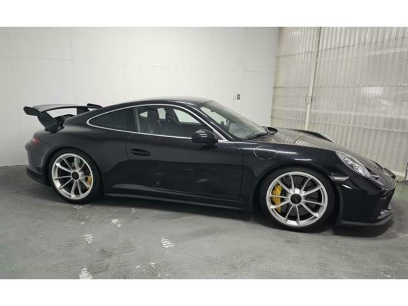 911