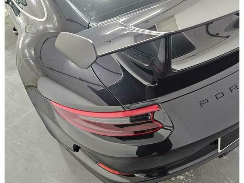 911