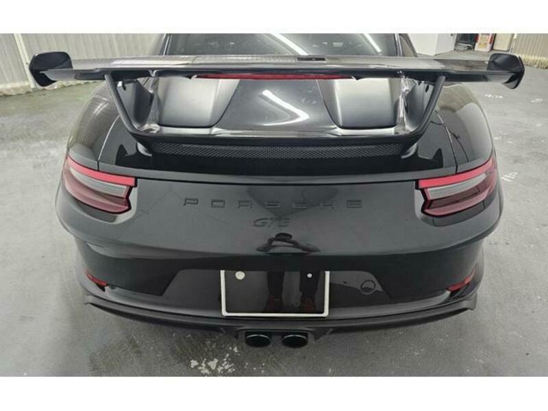 911
