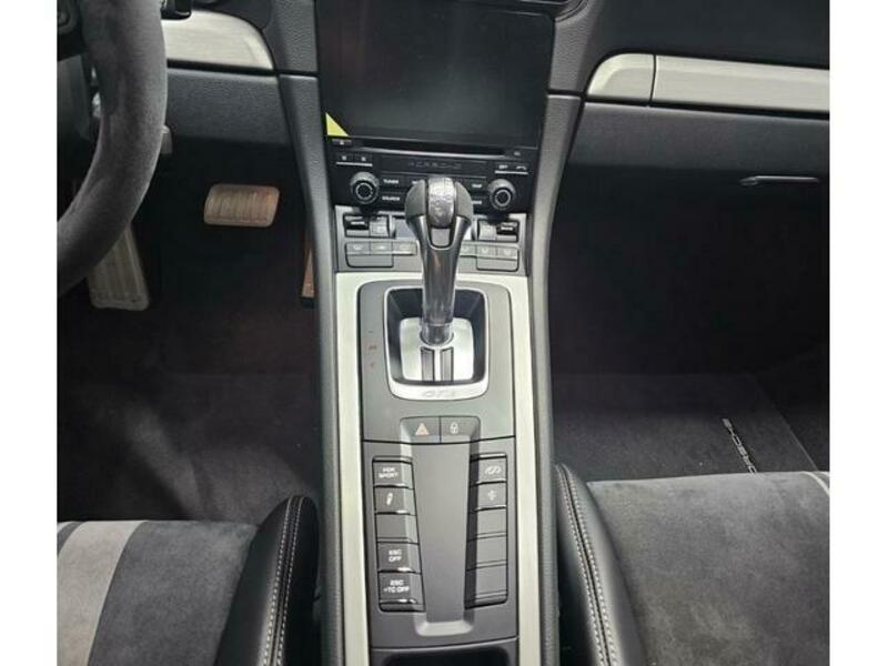 911