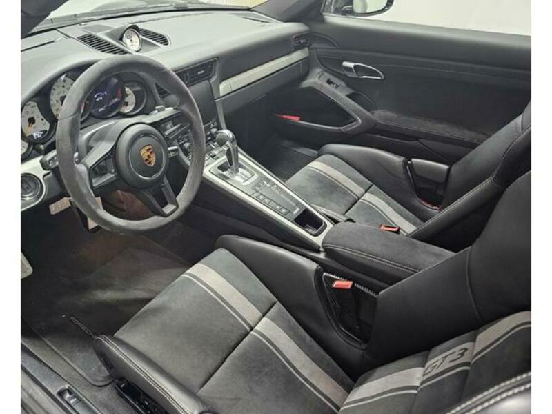911
