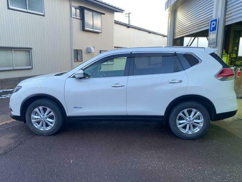 X-TRAIL